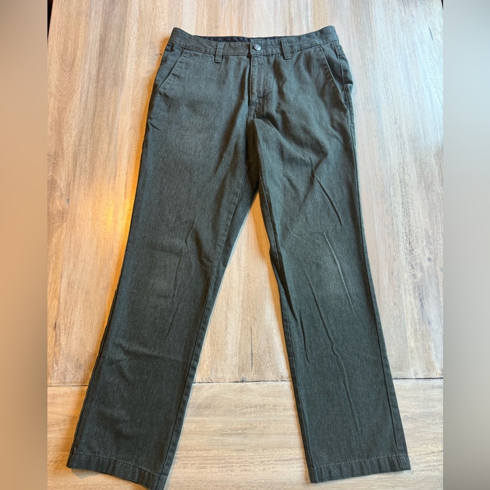 Volcom Black Chinos Sleek Comfortable Design